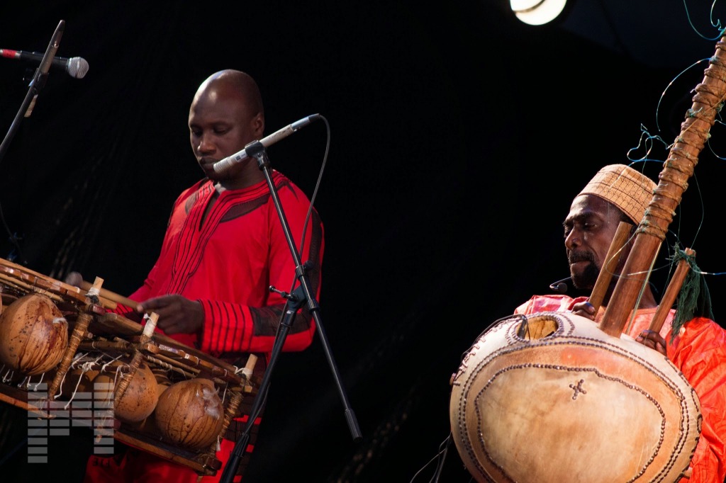 Griots Africanos: Protectores de la Paz